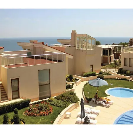 Three-bedroom Holiday In Byala Ваканционна къща *
