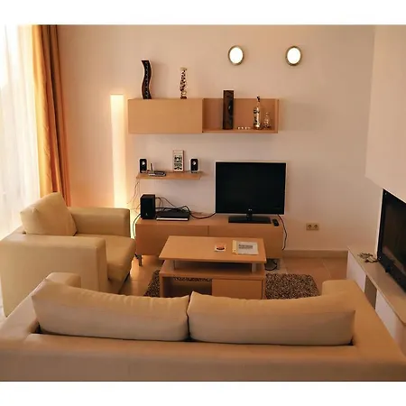 Three-bedroom Holiday In Byala *