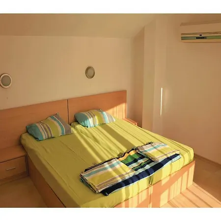 Ваканционна къща Three-bedroom Holiday In Byala Koznitsa